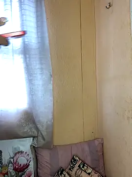 Snapshot of Caramel102004 chatting on November 3, 11:44 am Caramel102004 online show from November 3, 11:44 am