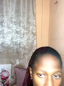 Snapshot of Caramel102004 chatting on November 5, 9:48 pm Caramel102004 online show from November 5, 9:48 pm