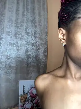 Snapshot of Caramel102004 chatting on November 17, 8:14 pm Caramel102004 online show from November 17, 8:14 pm