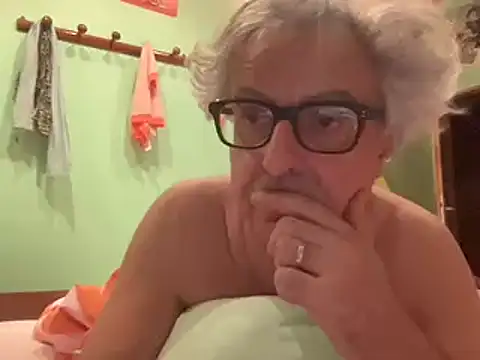 Snapshot of chtentation chatting on February 2, 11:03 pm chtentation online show from February 2, 11:03 pm