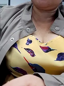 Snapshot of Kimkhaepretty chatting on November 17, 5:35 am Kimkhaepretty online show from November 17, 5:35 am