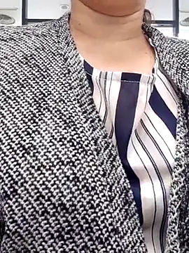 Snapshot of Kimkhaepretty chatting on November 24, 3:50 am Kimkhaepretty online show from November 24, 3:50 am