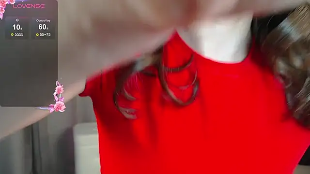 Snapshot of BellaAbey chatting on December 15, 10:08 am BellaAbey online show from December 15, 10:08 am