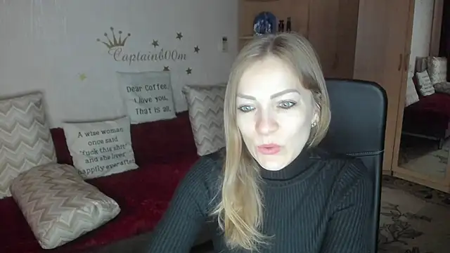 Tiffany Bates online show from October 4, 3:15 am