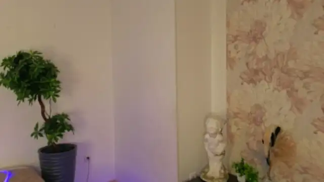 MilaYumi online show from December 2, 6:41 am