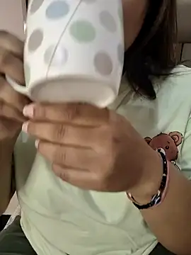 Miss Rose   online show from March 28, 4:45 am