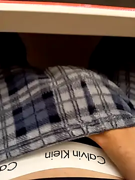 Snapshot of ruiiizz chatting on March 23, 5:50 pm ruiiizz online show from March 23, 5:50 pm