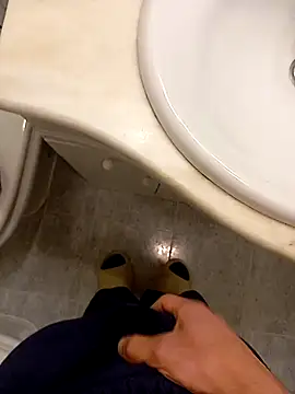 Snapshot of ruiiizz chatting on March 29, 3:45 pm ruiiizz online show from March 29, 3:45 pm