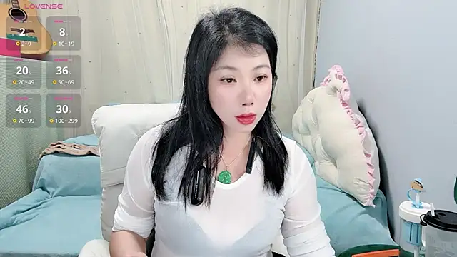 Huanhuan- online show from October 4, 2:15 pm