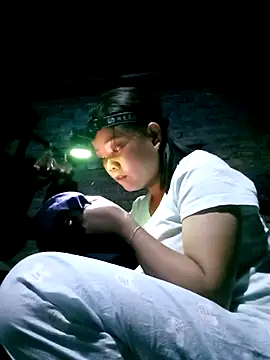 Snapshot of Samyy_xx chatting on December 14, 12:32 pm Samyy xx online show from December 14, 12:32 pm