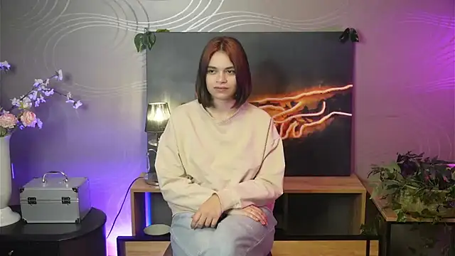 LeisaSchlee online show from September 27, 5:45 am