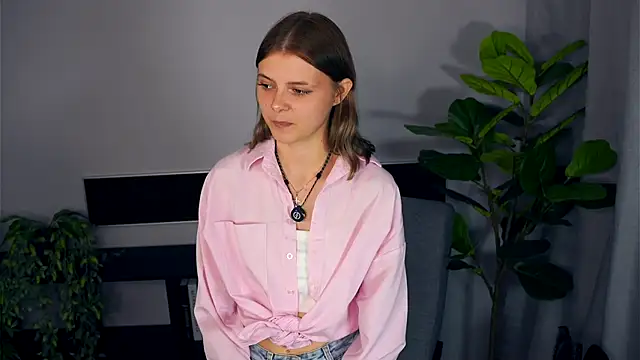 JeanieHelget online show from September 25, 6:22 pm