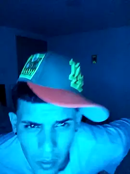 Snapshot of Pingasaboy20 chatting on September 29, 5:23 am Pingasaboy20 online show from September 29, 5:23 am