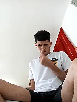 Snapshot of Pingasaboy20 chatting on October 1, 7:09 pm Pingasaboy20 online show from October 1, 7:09 pm