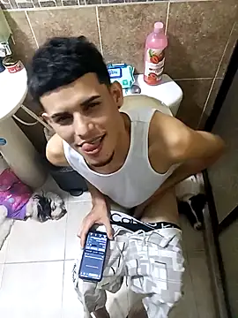 Snapshot of Pingasaboy20 chatting on October 6, 4:54 am Pingasaboy20 online show from October 6, 4:54 am