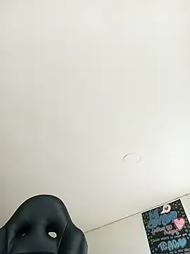 Snapshot of Pingasaboy20 chatting on November 18, 8:46 pm Pingasaboy20 online show from November 18, 8:46 pm