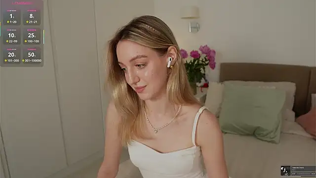 SophieBelll online show from June 12, 9:19 am