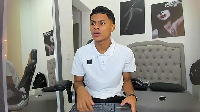 Snapshot of paull_cassidy chatting on November 24, 11:21 am paull cassidy online show from November 24, 11:21 am