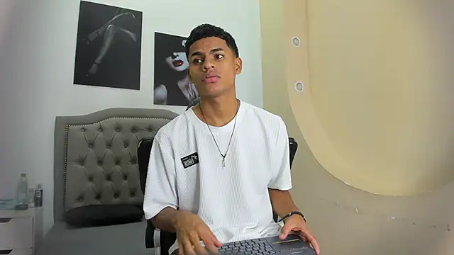 Snapshot of paull_cassidy chatting on November 26, 11:22 am paull cassidy online show from November 26, 11:22 am