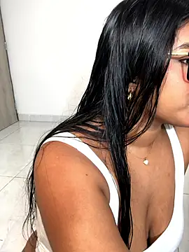 AnaBrowmn online show from January 7, 12:07 pm