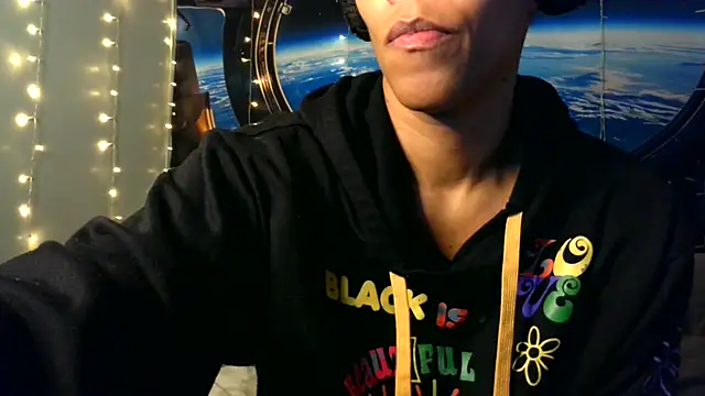 MrsToniTone online show from December 5, 4:36 pm