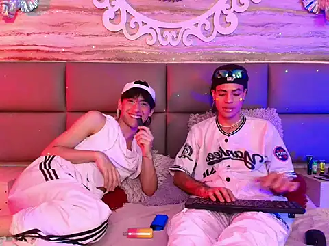 Snapshot of Lovers_21 chatting on September 27, 8:14 pm Lovers 21 online show from September 27, 8:14 pm