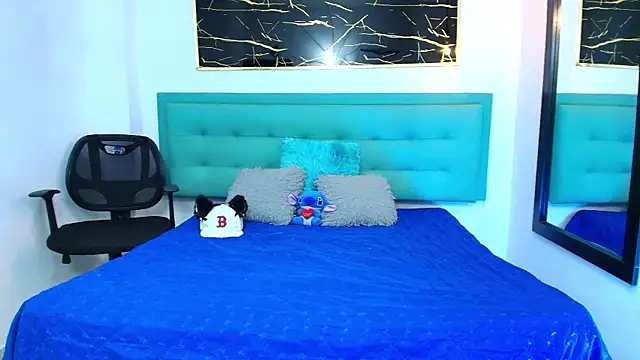 Snapshot of Lovers_21 chatting on October 12, 5:06 am Lovers 21 online show from October 12, 5:06 am