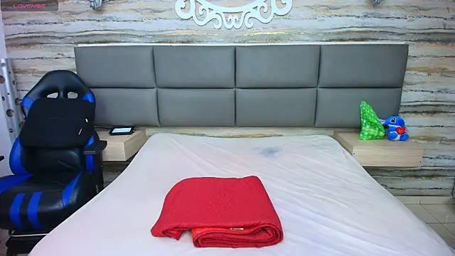 Snapshot of Lovers_21 chatting on October 24, 12:19 am Lovers 21 online show from October 24, 12:19 am