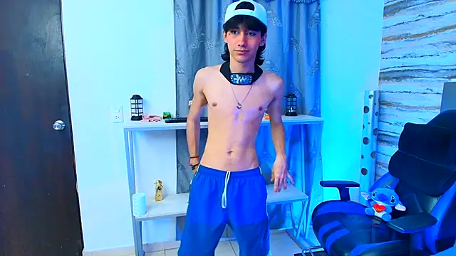 Snapshot of Lovers_21 chatting on October 26, 9:59 am Lovers 21 online show from October 26, 9:59 am