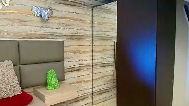 Snapshot of Lovers_21 chatting on November 3, 12:35 am Lovers 21 online show from November 3, 12:35 am