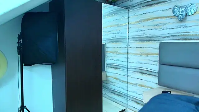 Snapshot of Lovers_21 chatting on November 8, 2:45 am Lovers 21 online show from November 8, 2:45 am