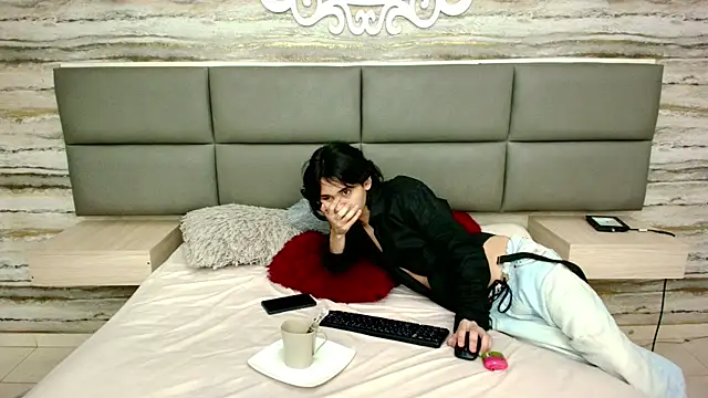 Snapshot of Lovers_21 chatting on November 9, 1:04 am Lovers 21 online show from November 9, 1:04 am