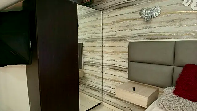 Snapshot of Lovers_21 chatting on November 11, 3:39 am Lovers 21 online show from November 11, 3:39 am