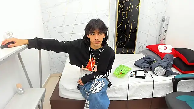 Snapshot of Lovers_21 chatting on November 12, 3:51 am Lovers 21 online show from November 12, 3:51 am