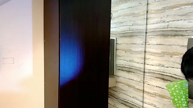 Snapshot of Lovers_21 chatting on November 17, 11:43 pm Lovers 21 online show from November 17, 11:43 pm