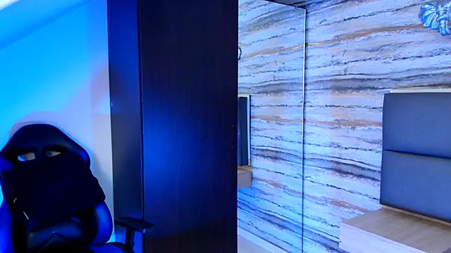 Snapshot of Lovers_21 chatting on November 20, 3:50 am Lovers 21 online show from November 20, 3:50 am