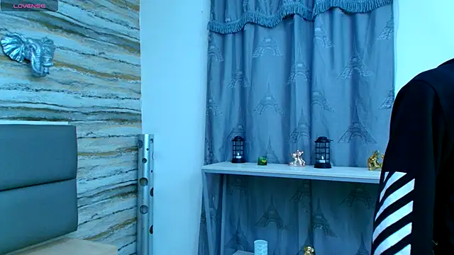 Snapshot of Lovers_21 chatting on November 22, 3:27 am Lovers 21 online show from November 22, 3:27 am