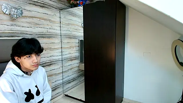 Snapshot of Lovers_21 chatting on November 25, 1:38 am Lovers 21 online show from November 25, 1:38 am