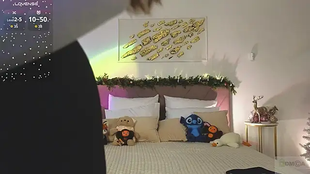 Nicole Broown  online show from January 16, 9:19 pm