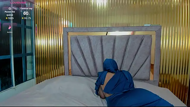 Amyra Rasi online show from December 3, 7:45 pm