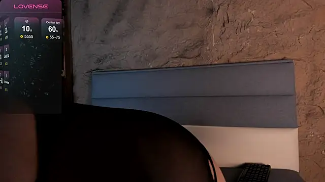 Snapshot of skarlet_miller_ chatting on October 4, 11:30 am skarlet miller online show from October 4, 11:30 am