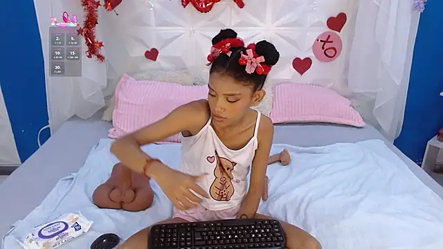 Snapshot of adisson_petite1 chatting on February 17, 5:41 pm adisson petite1 online show from February 17, 5:41 pm