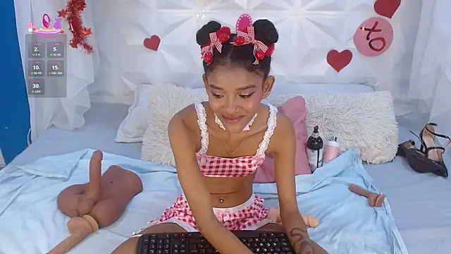 Snapshot of adisson_petite1 chatting on February 19, 5:42 pm adisson petite1 online show from February 19, 5:42 pm