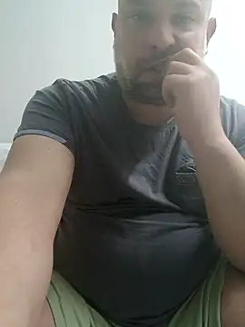 Snapshot of CristalDad chatting on October 3, 11:57 pm CristalDad online show from October 3, 11:57 pm