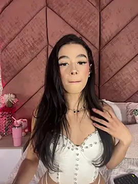 ChloeRosses online show from February 9, 4:49 am