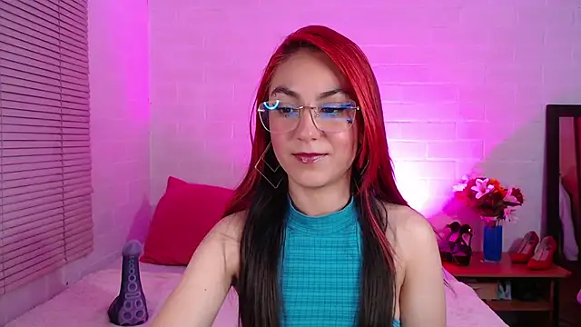 Snapshot of Amy66 chatting on May 5, 8:00 am Amy66 online show from May 5, 8:00 am