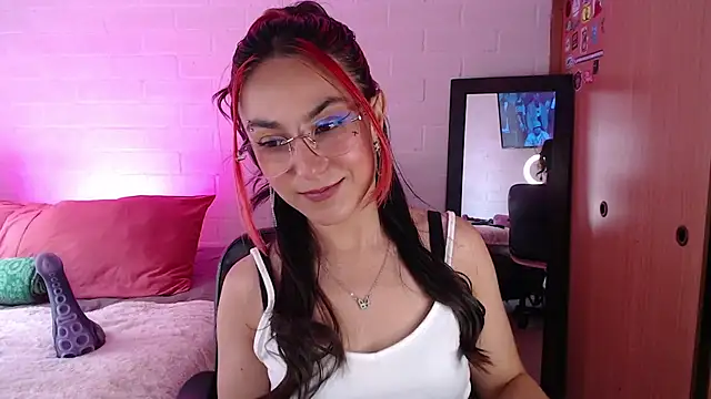 Snapshot of Amy66 chatting on May 21, 4:25 pm Amy66 online show from May 21, 4:25 pm