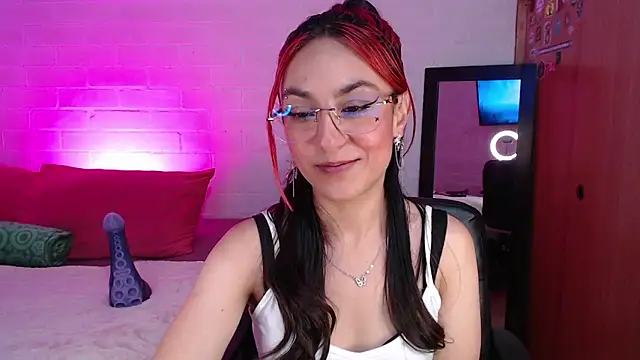Snapshot of Amy66 chatting on May 22, 4:30 am Amy66 online show from May 22, 4:30 am