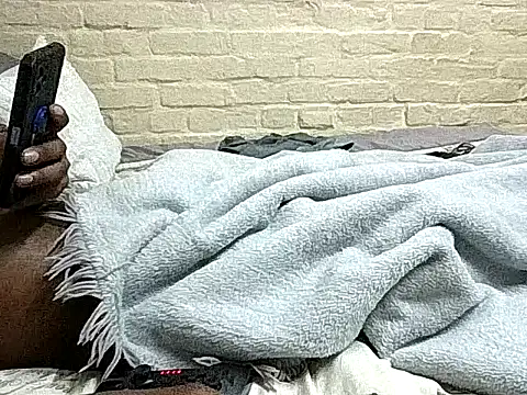 Mshayiwesinqe online show from November 7, 9:59 pm