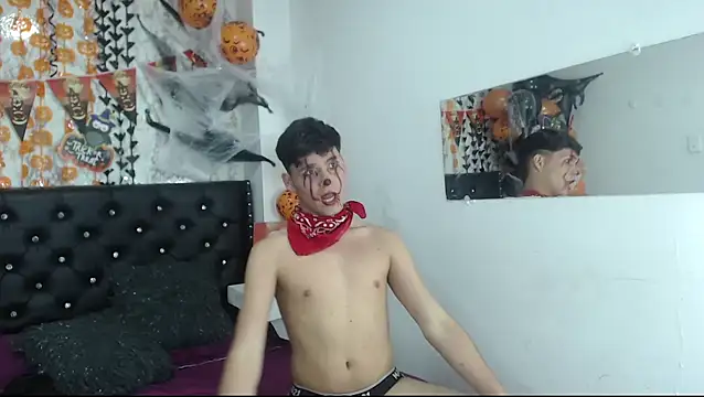 Aaron Foxxx online show from October 16, 10:55 pm